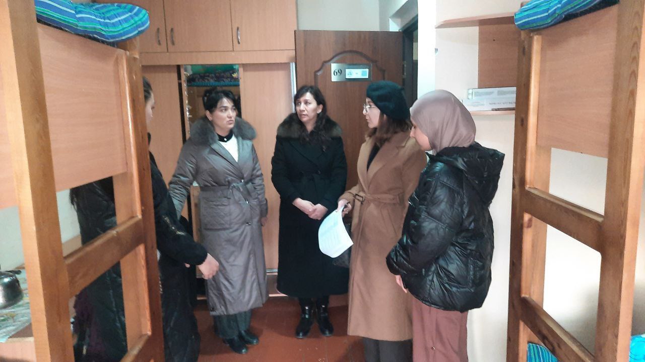 Ijtimoiy fanlar fakulteti O'zbek va xorijiy tillar kafedra oʻqituvchilari tomonidan talabalar turar joyiga tashrif buyurishdi