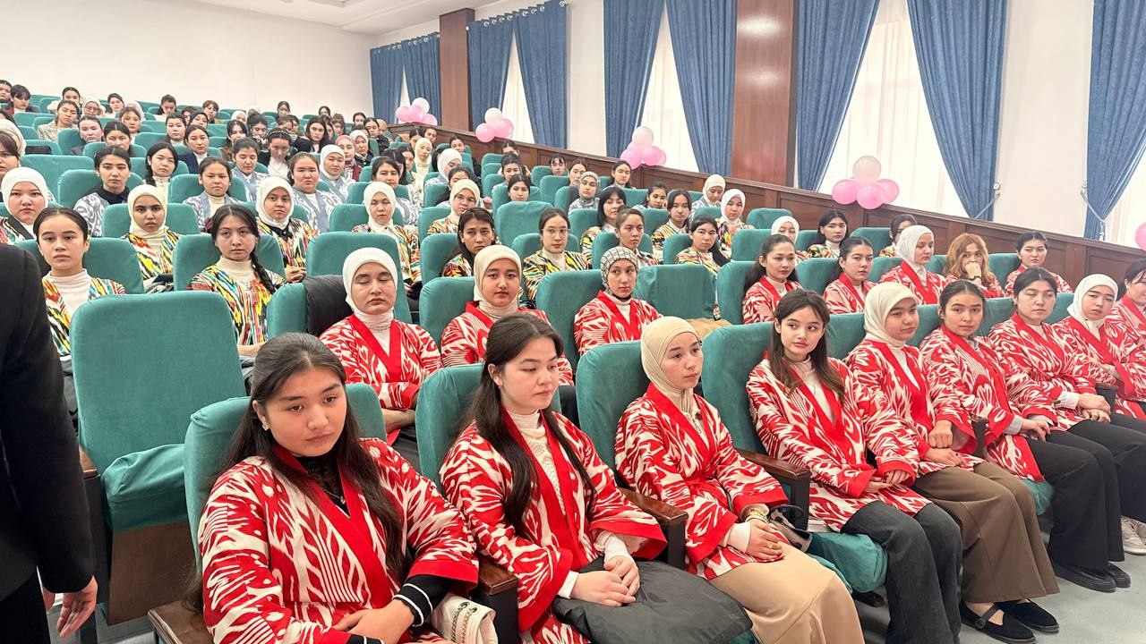 “Yoshlar o’rtasida erta nikoh va oilaviy ajrimlarni oldini olish“ mavzusida davra suhbati o’tkazildi.