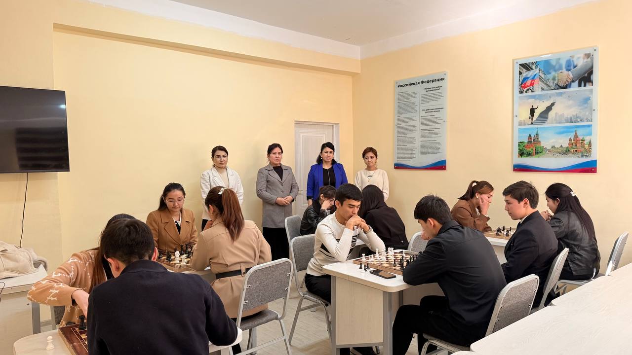 "Yoshlar kuni"  munosabati bilan Ijtimoiy fanlar fakultetida tashkil etilgan "Shaxmat va shashka" musobaqasi g'oliblari bilan tanishing: