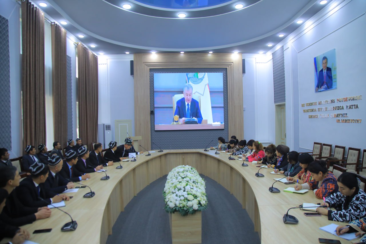 NamDPI rahbar va xodimlari hamda professor-oʻqituvchilari navbatdagi "Siyosiy-ma’rifat soati"da ishtirok etdi.