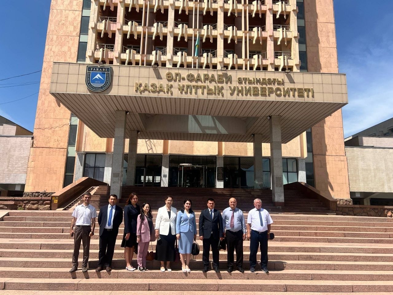 Namangan davlat pedagogika instituti vakillari Al-Farobiy nomidagi QozMU da o‘z mutaxassislik yo‘nalishlari bo‘yicha tajriba almashishdi.