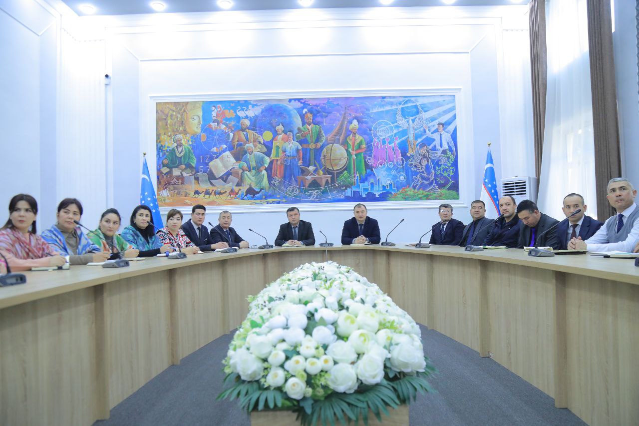 Namangan davlat pedagogika instituti rahbar va xodimlari hamda professor-oʻqituvchilari "Siyosiy-ma’rifat soati"da ishtirok etdi.