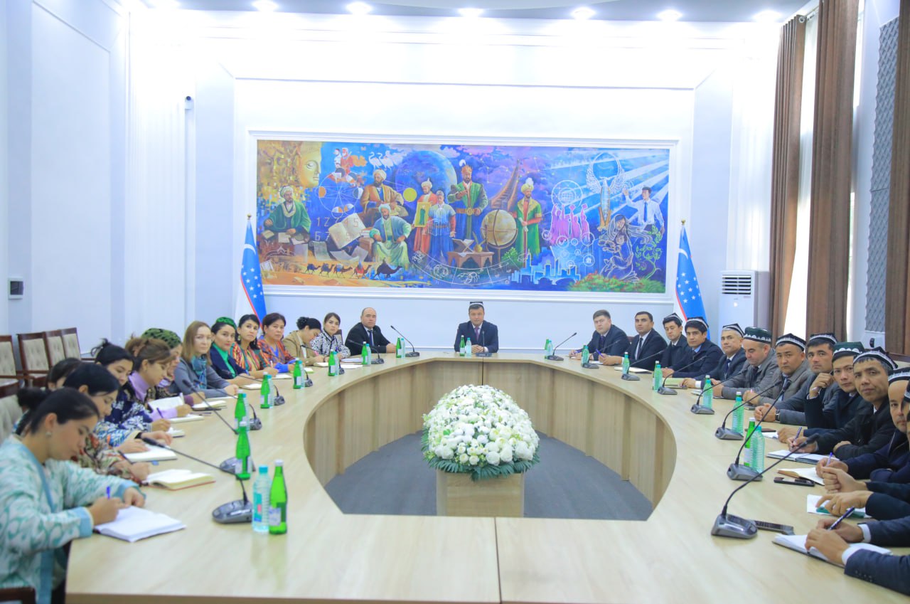 Namangan davlat pedagogika instituti rahbar va xodimlari hamda professor-oʻqituvchilari navbatdagi "Siyosiy-ma’rifat soati"da ishtirok etdi.